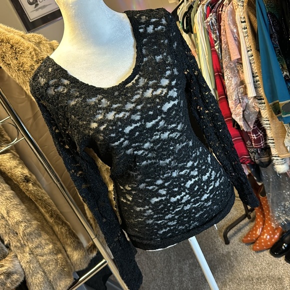 The Limited. Lace full sleeve blouse. Full lace top size L black - Picture 2 of 9